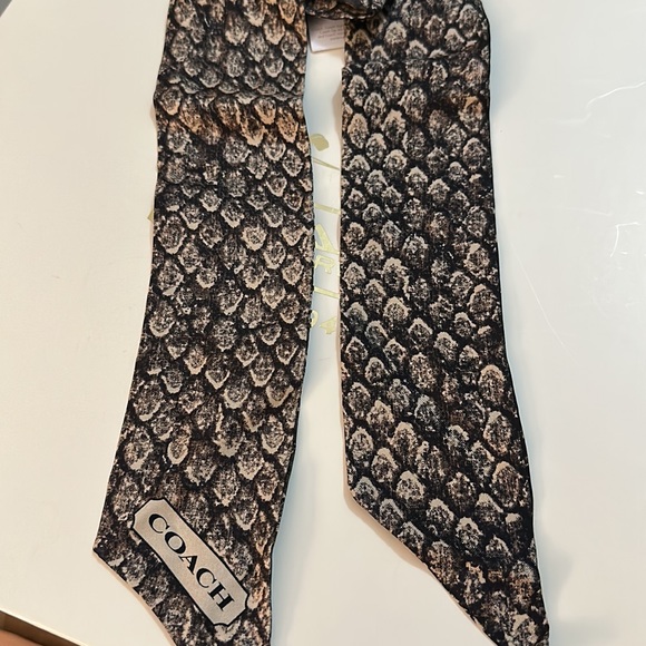 NWT Coach Signature Vintage Scarf - Picture 2 of 6